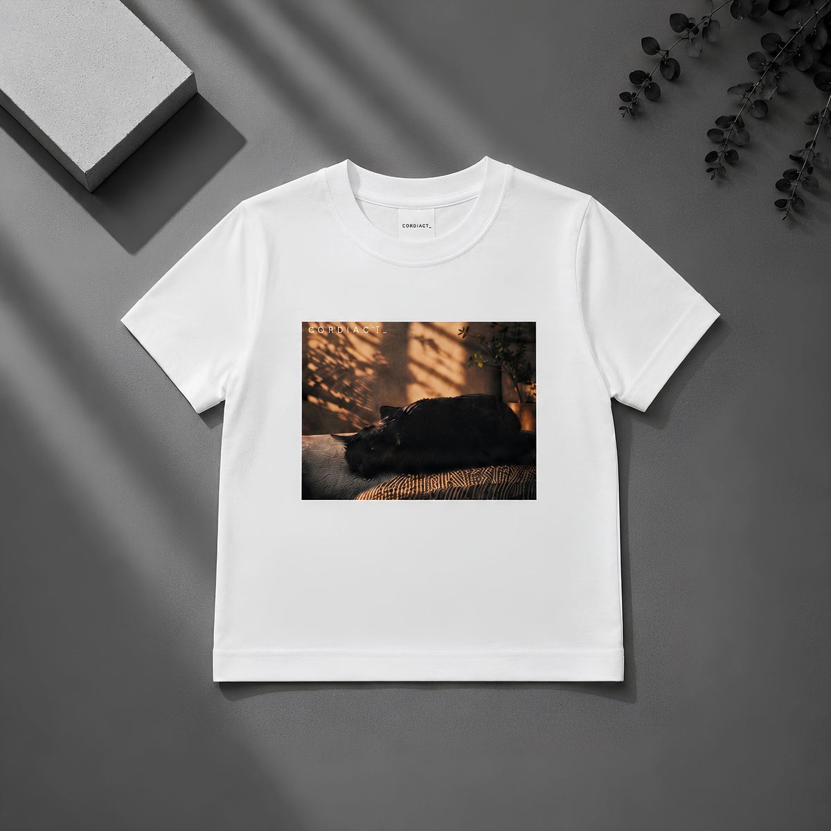 kids 「neko」グラフィックTシャツ