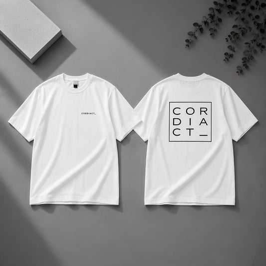 ロゴ グラフィック Tシャツ（半袖）