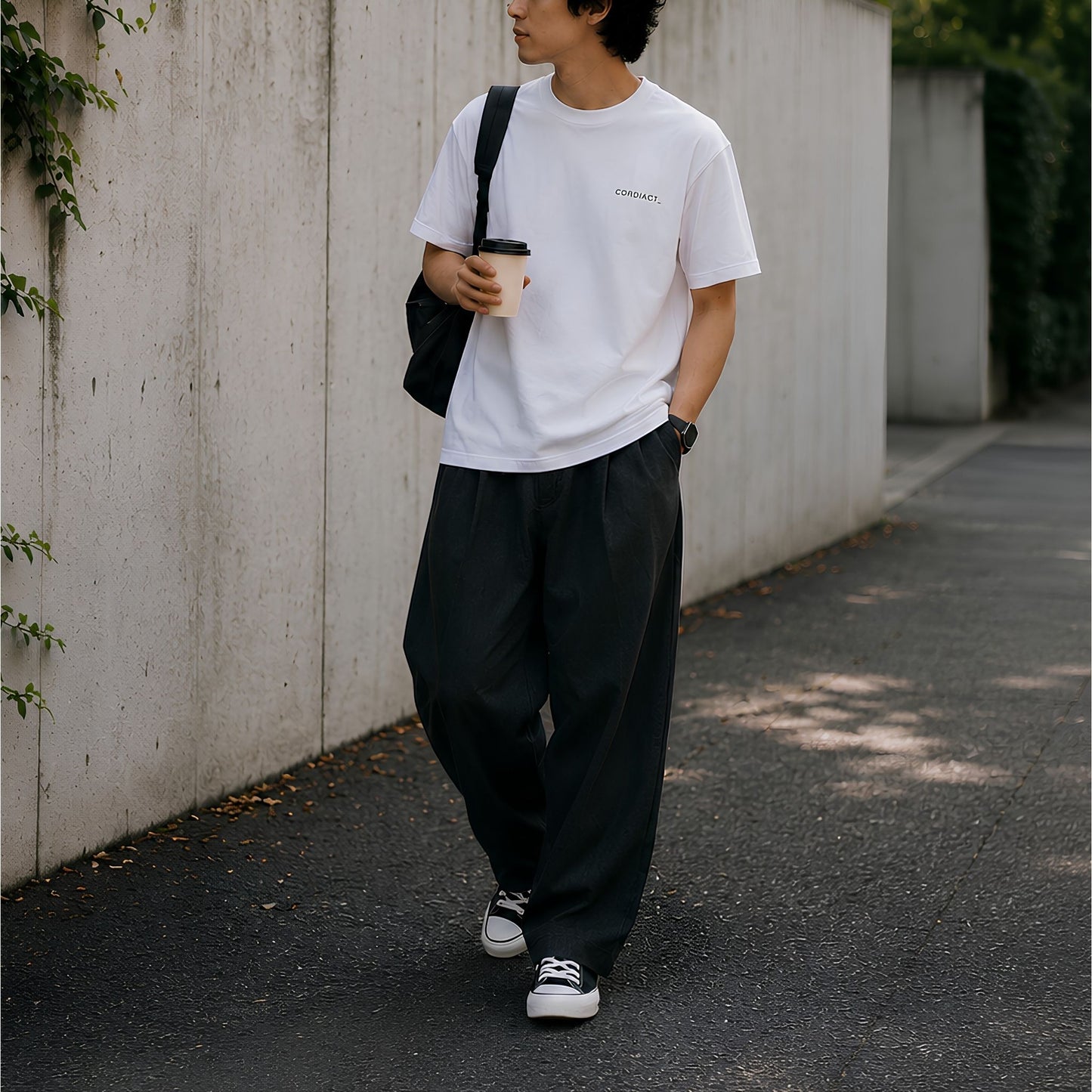 ロゴ グラフィック Tシャツ（半袖）